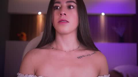 camila_martinez9 online show from 11/20/25, 11:32