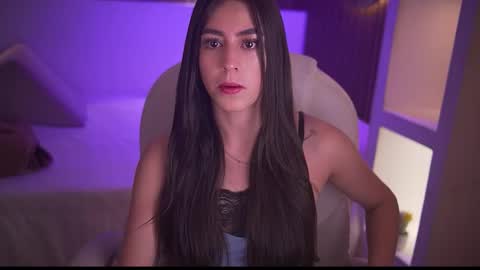 camila_martinez9 online show from 11/26/25, 11:33