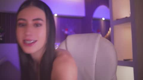 camila_martinez9 online show from 12/04/25, 12:14