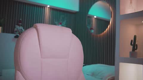 camila_martinez9 online show from 01/19/26, 11:25