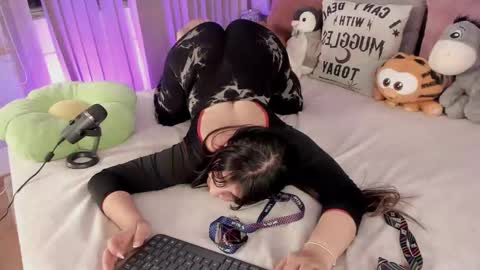 Camila online show from 02/17/25, 11:31