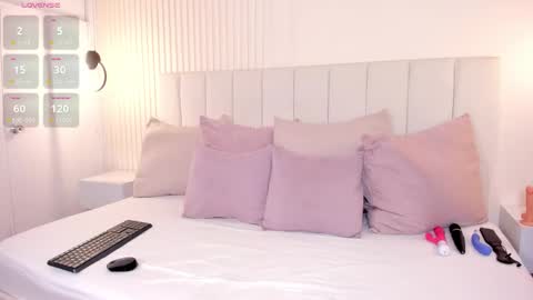 Camila  online show from 11/13/25, 11:42