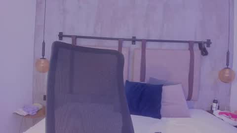 Snapshot of camilagrey_mml chatting on 10/15/25, 08:09 Camila online show from 10/15/25, 08:09
