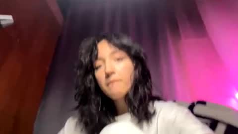 Snapshot of camilaligons chatting on 12/01/25, 04:23 Reily online show from 12/01/25, 04:23