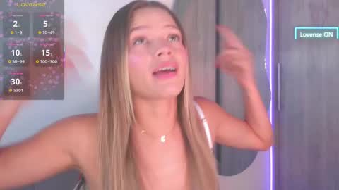 Camila Monroee  online show from 04/22/26, 03:35