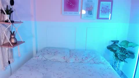 Camila  online show from 09/19/25, 11:55