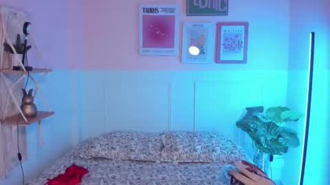 Camila  online show from 09/22/25, 11:45