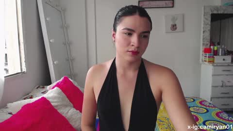 X IGcamiryan01 online show from 01/06/25, 10:26