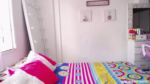 X IGcamiryan01 online show from 01/09/25, 05:43