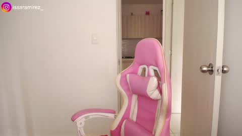 X IGcamiryan01 online show from 04/23/26, 06:54