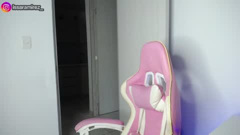 X IGcamiryan01 online show from 06/24/26, 11:04