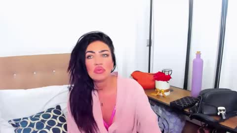 Snapshot of camileeyes chatting on 12/18/24, 12:07 CamileEyes online show from 12/18/24, 12:07