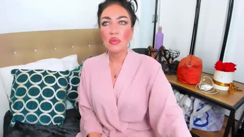 Snapshot of camileeyes chatting on 12/23/24, 08:33 CamileEyes online show from 12/23/24, 08:33