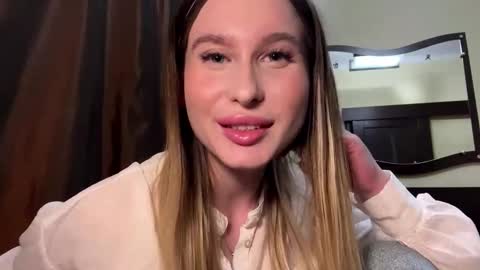 Miki online show from 03/10/26, 02:22