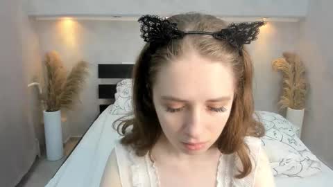 Camilla online show from 10/16/25, 01:17