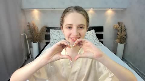 Camilla online show from 10/22/25, 01:17