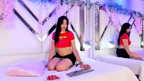 Snapshot of camillarose1 chatting on 11/03/25, 01:23    online show from 11/03/25, 01:23