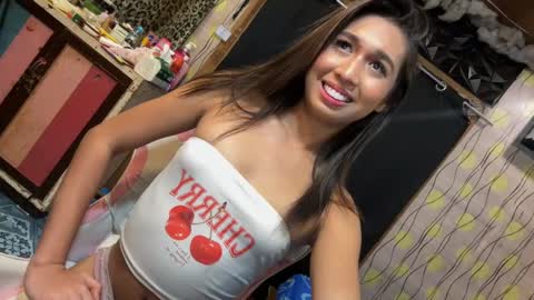 Snapshot of camillaslutttx chatting on 10/18/25, 11:55 camillaaa ig mszane3e online show from 10/18/25, 11:55