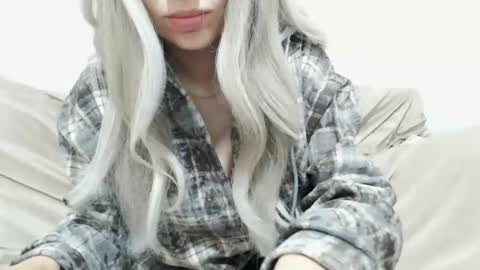 Snapshot of camillebunny chatting on 12/14/25, 04:18 CamilleBunny online show from 12/14/25, 04:18