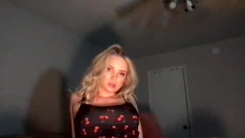 Snapshot of camilleclairexo chatting on 04/12/26, 04:50 camilleclairexo online show from 04/12/26, 04:50