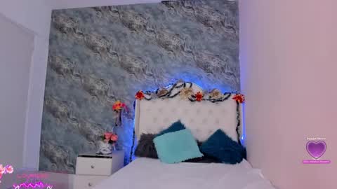 Snapshot of camillen_pettid chatting on 12/11/24, 10:38 C A M I L L E N Help me get to the top online show from 12/11/24, 10:38