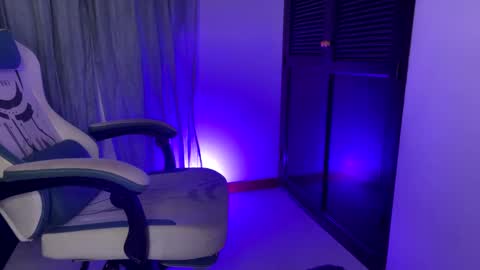 camilo_contre21 online show from 02/04/25, 12:08
