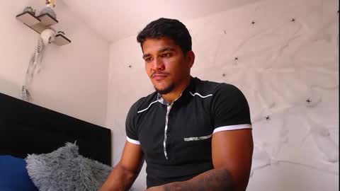 camilo_contre21 online show from 10/21/25, 07:03