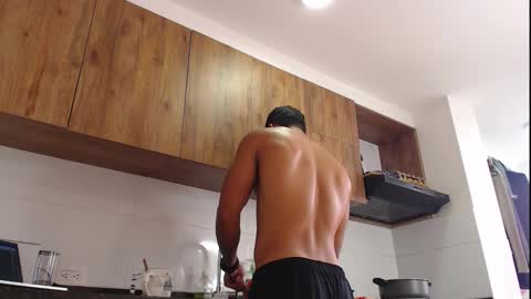 camilo_contre21 online show from 11/20/25, 05:56