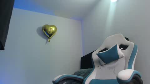 Snapshot of camilo_contre21 chatting on 06/19/26, 08:34 camilo_contre21 online show from 06/19/26, 08:34