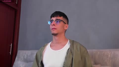   INDEPENDENT MODEL online show from 01/14/25, 10:17