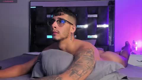   INDEPENDENT MODEL online show from 03/11/25, 01:23