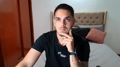 Snapshot of camilo_rosee chatting on 02/11/25, 08:10 Camilo online show from 02/11/25, 08:10