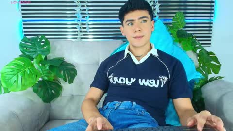 Snapshot of camilo_xcam chatting on 05/01/26, 08:24 CAMILO online show from 05/01/26, 08:24