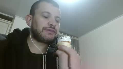Snapshot of camiloking17 chatting on 01/20/25, 12:36 camilo online show from 01/20/25, 12:36