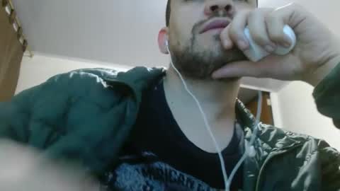 Snapshot of camiloking17 chatting on 02/28/25, 02:42 camilo online show from 02/28/25, 02:42