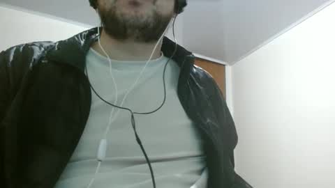 Snapshot of camiloking17 chatting on 09/24/25, 05:55 camilo online show from 09/24/25, 05:55