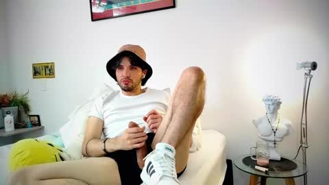Snapshot of camilosaennz chatting on 01/20/25, 08:29 camilo online show from 01/20/25, 08:29