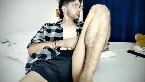 Snapshot of camilosaennz chatting on 01/23/25, 02:44 camilo online show from 01/23/25, 02:44