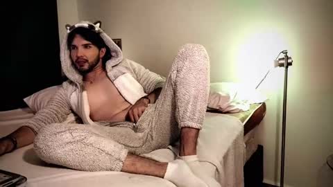 Snapshot of camilosaennz chatting on 02/16/25, 05:37 camilo online show from 02/16/25, 05:37
