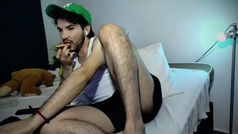 Snapshot of camilosaennz chatting on 02/17/25, 01:04 camilo online show from 02/17/25, 01:04