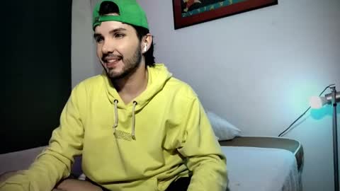Snapshot of camilosaennz chatting on 02/17/25, 04:09 camilo online show from 02/17/25, 04:09