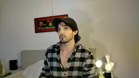 Snapshot of camilosaennz chatting on 10/14/25, 01:17 camilo online show from 10/14/25, 01:17