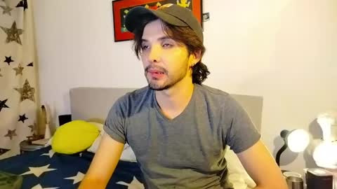 Snapshot of camilosaennz chatting on 10/16/25, 02:34 camilo online show from 10/16/25, 02:34
