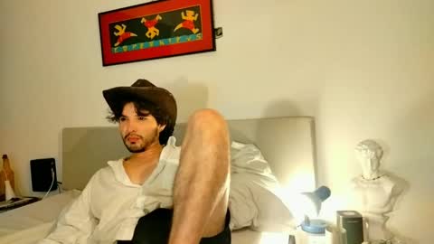 Snapshot of camilosaennz chatting on 10/17/25, 06:49 camilo online show from 10/17/25, 06:49