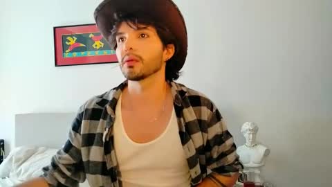 Snapshot of camilosaennz chatting on 10/17/25, 07:05 camilo online show from 10/17/25, 07:05
