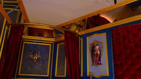 CLICK HERE  --   online show from 12/18/24, 03:33