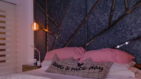 CLICK HERE  --   online show from 01/21/25, 04:58