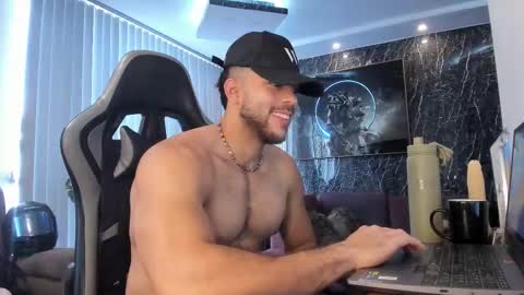 Snapshot of camilowatson chatting on 09/26/25, 02:21 Camilo Watson online show from 09/26/25, 02:21