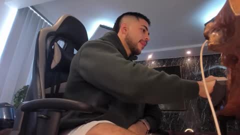 Snapshot of camilowatson chatting on 10/25/25, 01:51 Camilo Watson online show from 10/25/25, 01:51