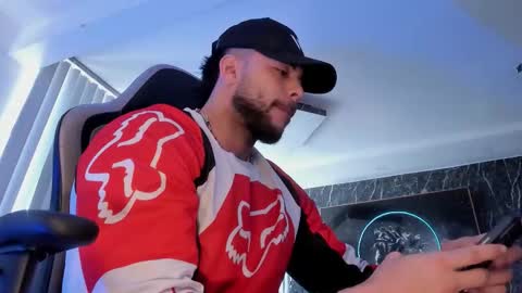 Snapshot of camilowatson chatting on 12/14/25, 04:34 Camilo Watson online show from 12/14/25, 04:34